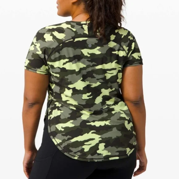 Lululemon UVP Run Short SleeveHeritage 365 Camo Crispin Green Multi size 12/14? - Picture 3 of 9
